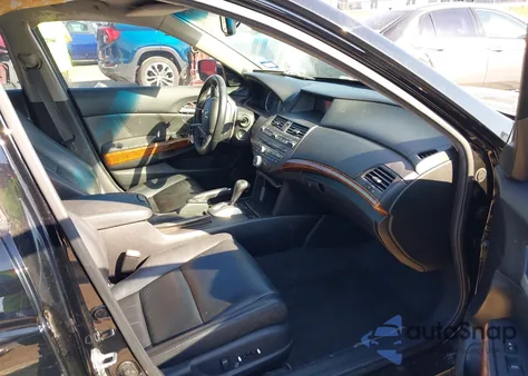 2011 Honda Accord 2.4 Ex-L z USA, uszkodzony, nr VIN 1HGCP2F82BA063021